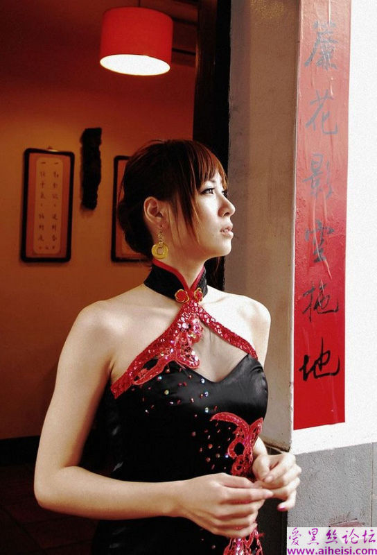 中国韵味的江南美女旗袍装欣赏