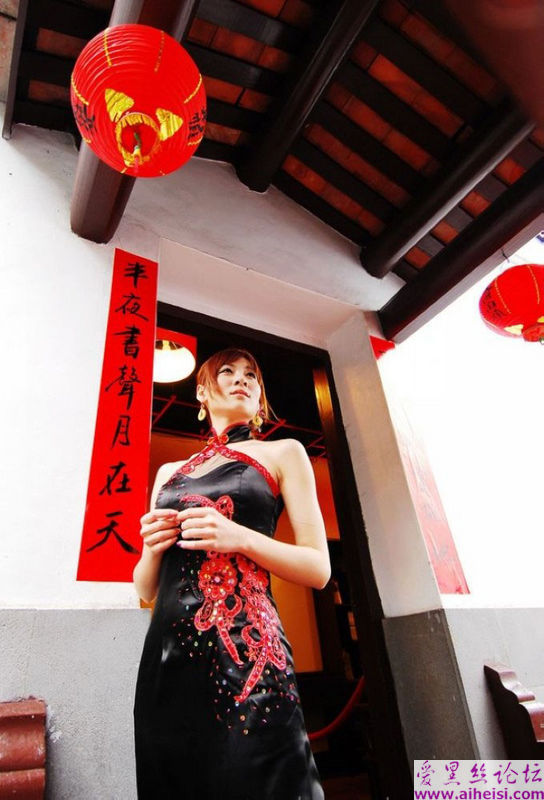 中国韵味的江南美女旗袍装欣赏