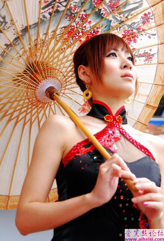 中国韵味的江南美女旗袍装欣赏