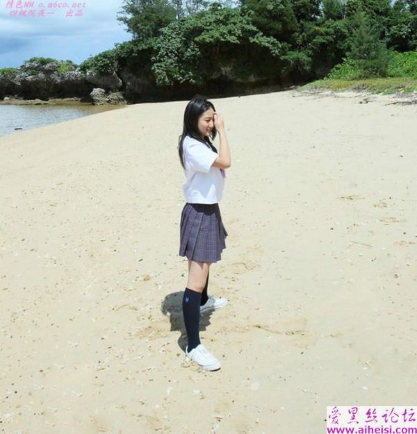 丰满的萝莉纱绫性感写真
