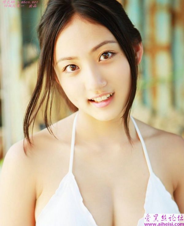 丰满的萝莉纱绫性感写真