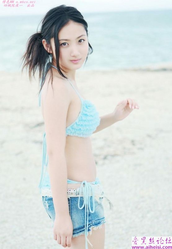 丰满的萝莉纱绫性感写真