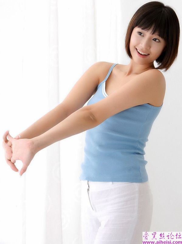 亮丽白皙的美女