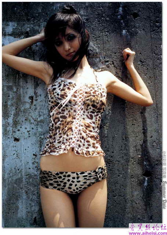 人见人爱的小美女小松彩夏