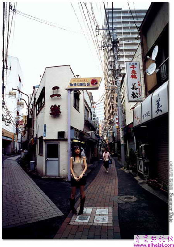 人见人爱的小美女小松彩夏