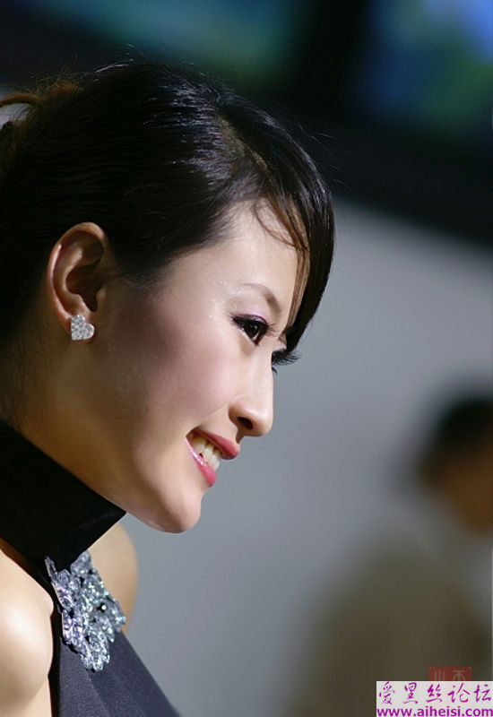 令明星傻眼的海口性感美模