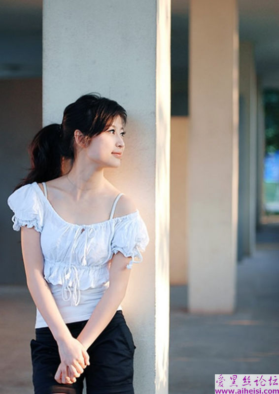 俏媚娇女
