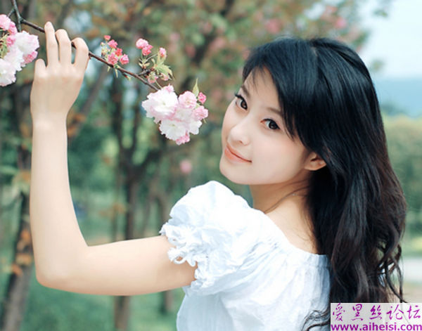 俏媚娇女