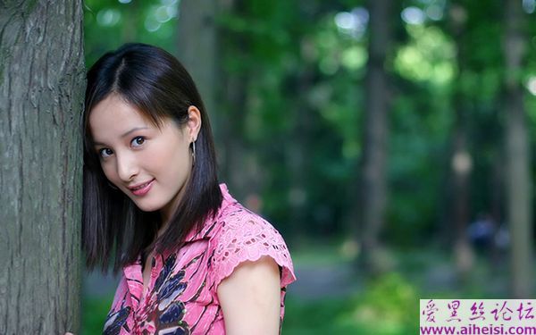 像桃花一样鲜艳的少女