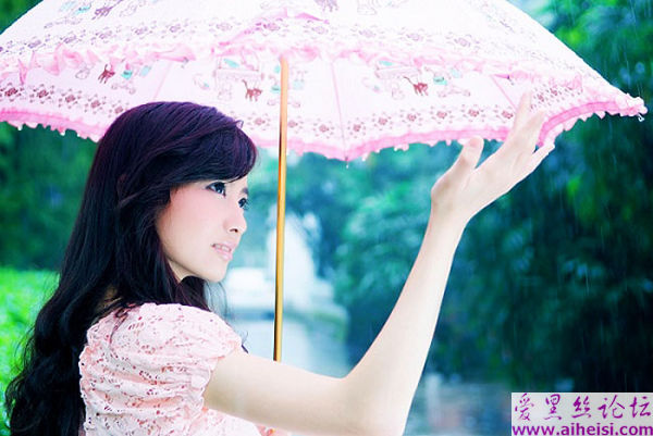 像芭比娃娃一样可爱迷人的小女生图片