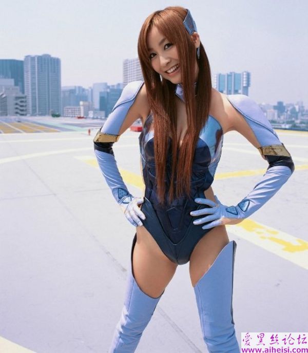 光着屁屁的美女战士