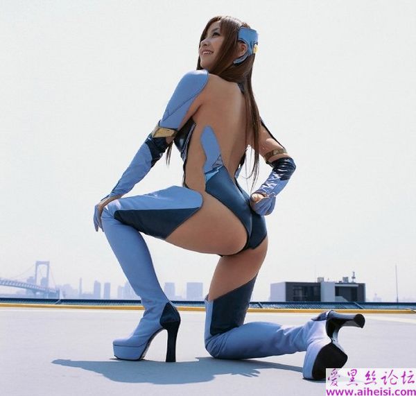 光着屁屁的美女战士