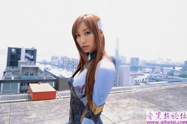光着屁屁的美女战士