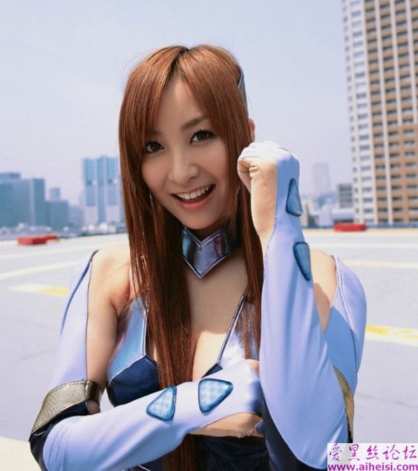 光着屁屁的美女战士