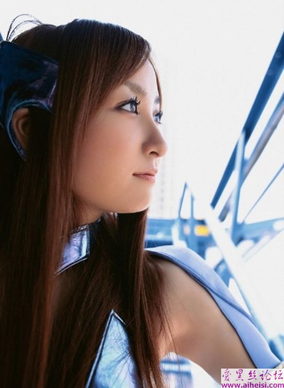 光着屁屁的美女战士
