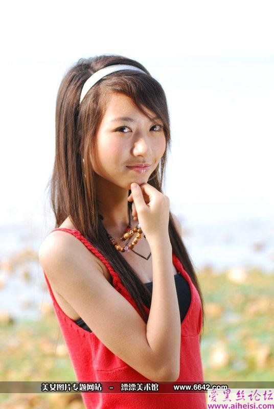 公园里的可爱妹妹