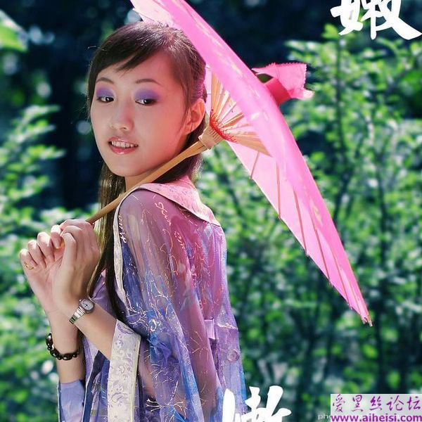 典雅水嫩的江南美女