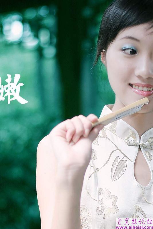 典雅水嫩的江南美女