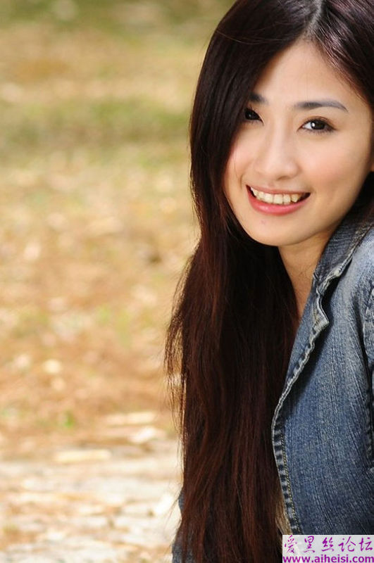 初春里那微笑迷人的都市女孩子真美