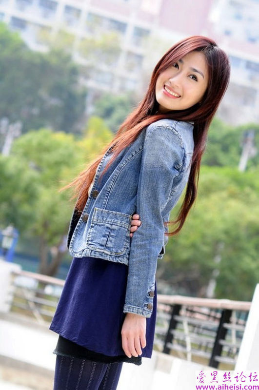 初春里那微笑迷人的都市女孩子真美