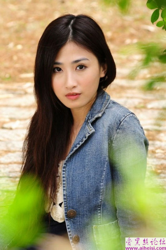 初春里那微笑迷人的都市女孩子真美