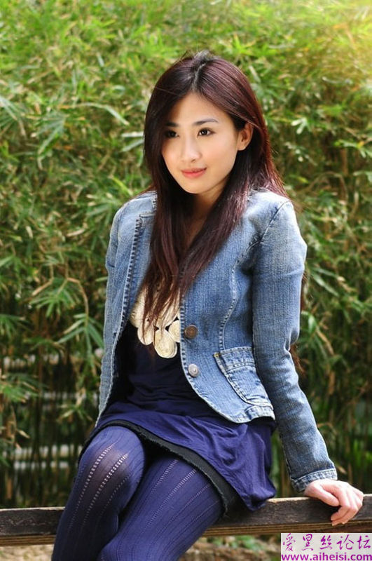 初春里那微笑迷人的都市女孩子真美