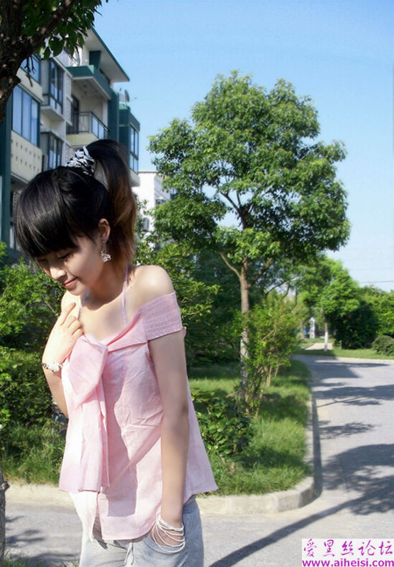十五岁可爱的小女生