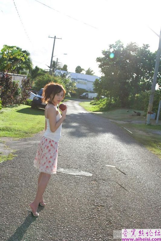 卧室里的白嫩妹妹