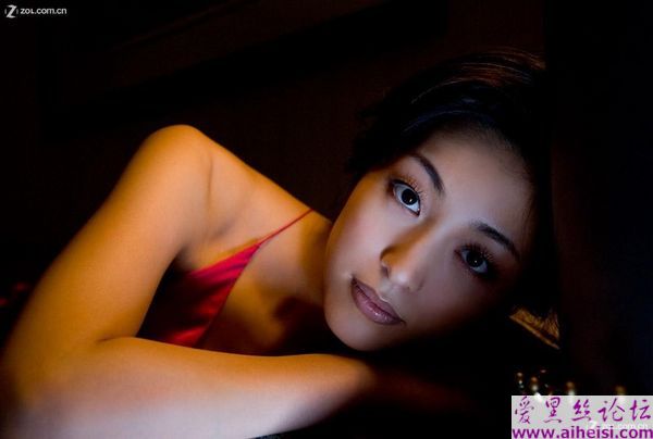即将告别清纯的美女