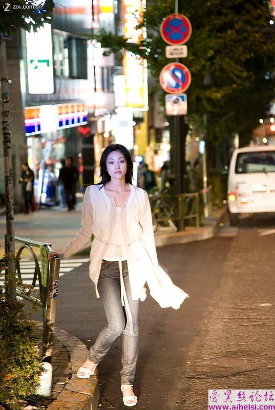 即将告别清纯的美女