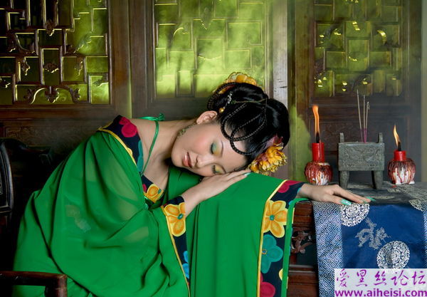 古典华贵人见人爱的才女