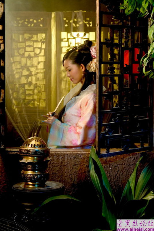 古典华贵人见人爱的才女