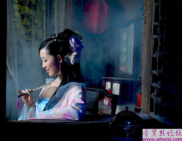 古典华贵人见人爱的才女