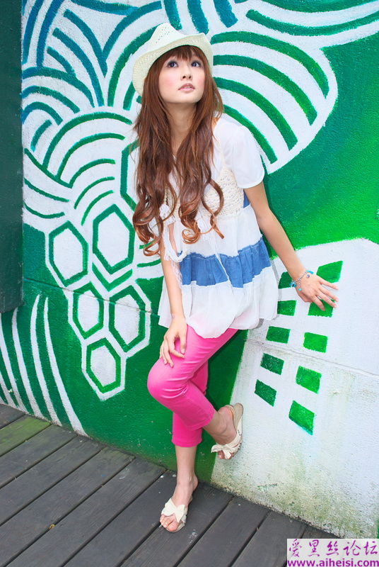 可爱女仆装扮美女