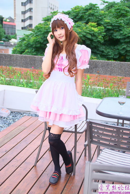 可爱女仆装扮美女