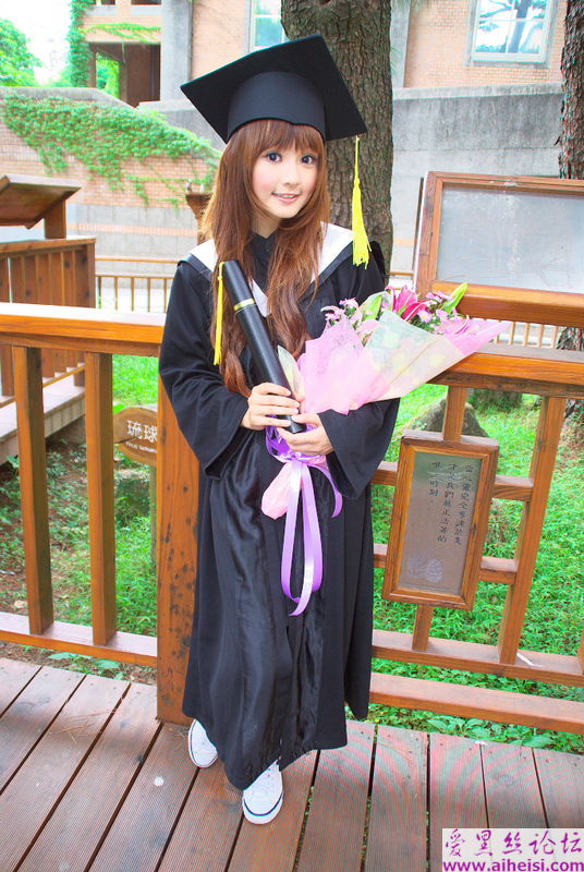 可爱女仆装扮美女