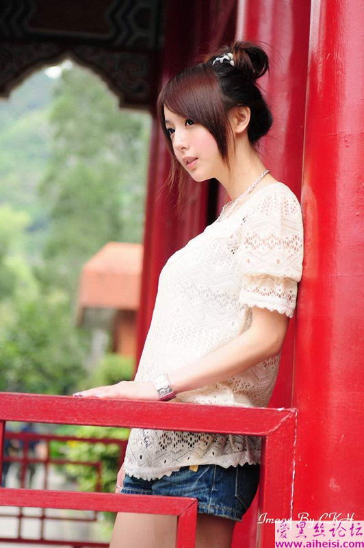 可爱的大眼妹妹
