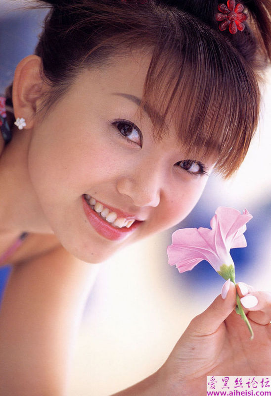 可爱的美女岡部玲子