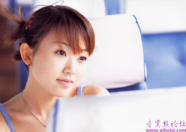 可爱的美女岡部玲子