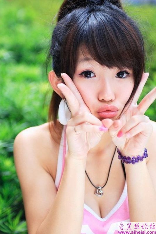 台湾电玩节目主持人瑶瑶