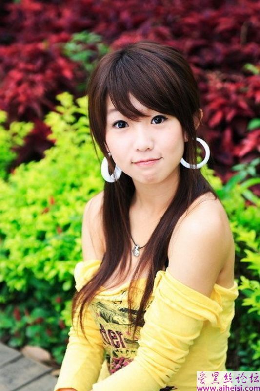 台湾电玩节目主持人瑶瑶