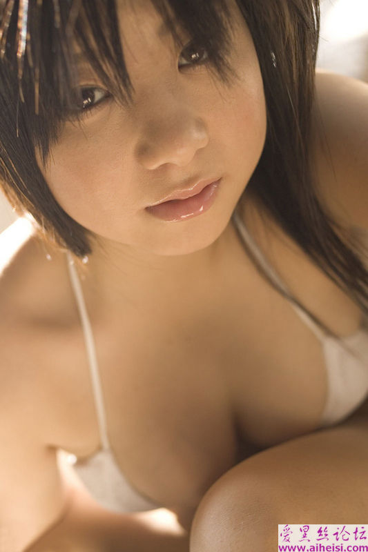 吉川绫乃丰满诱惑