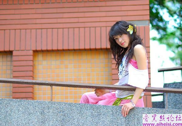 含苞欲放清纯秀美的少女