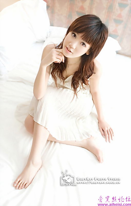 含苞欲放清纯秀美的少女