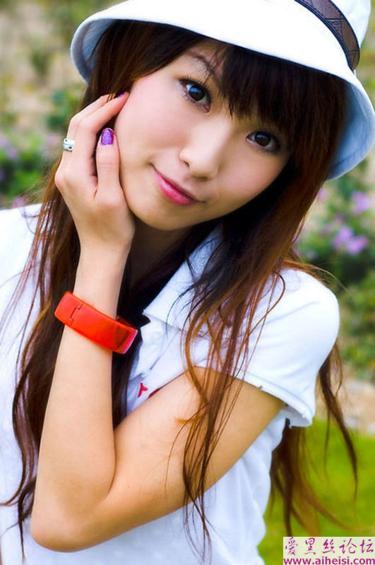 四川大学校园里的清纯美女