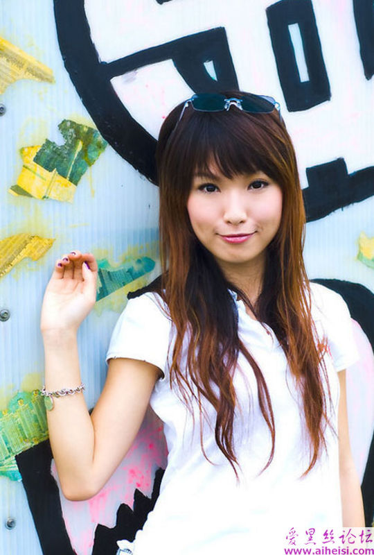 四川大学校园里的清纯美女