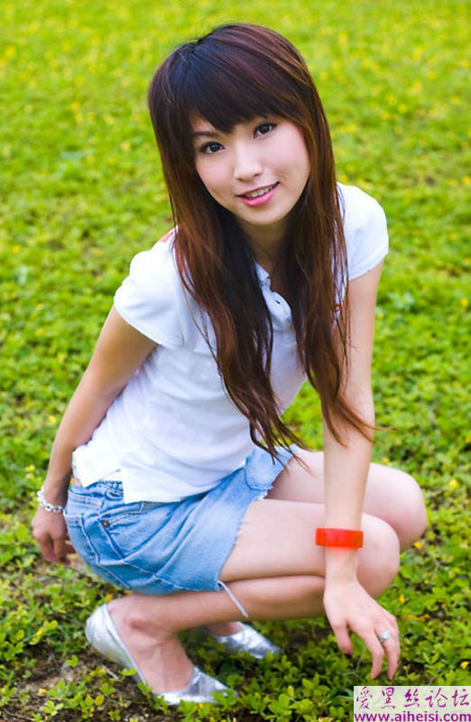 四川大学校园里的清纯美女