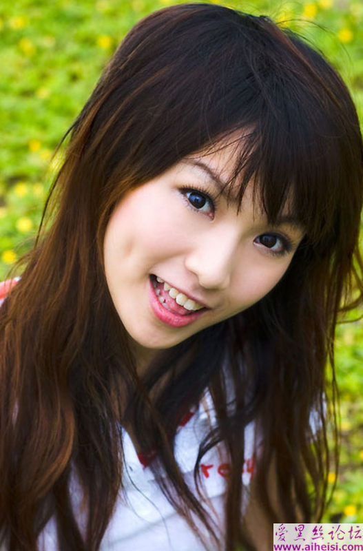 四川大学校园里的清纯美女