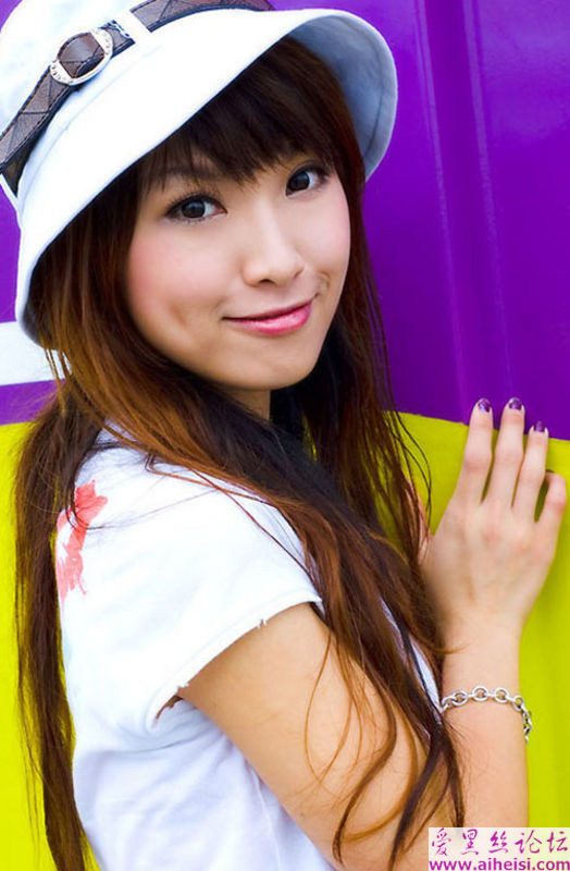 四川大学校园里的清纯美女