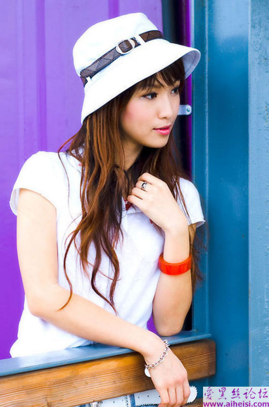 四川大学校园里的清纯美女